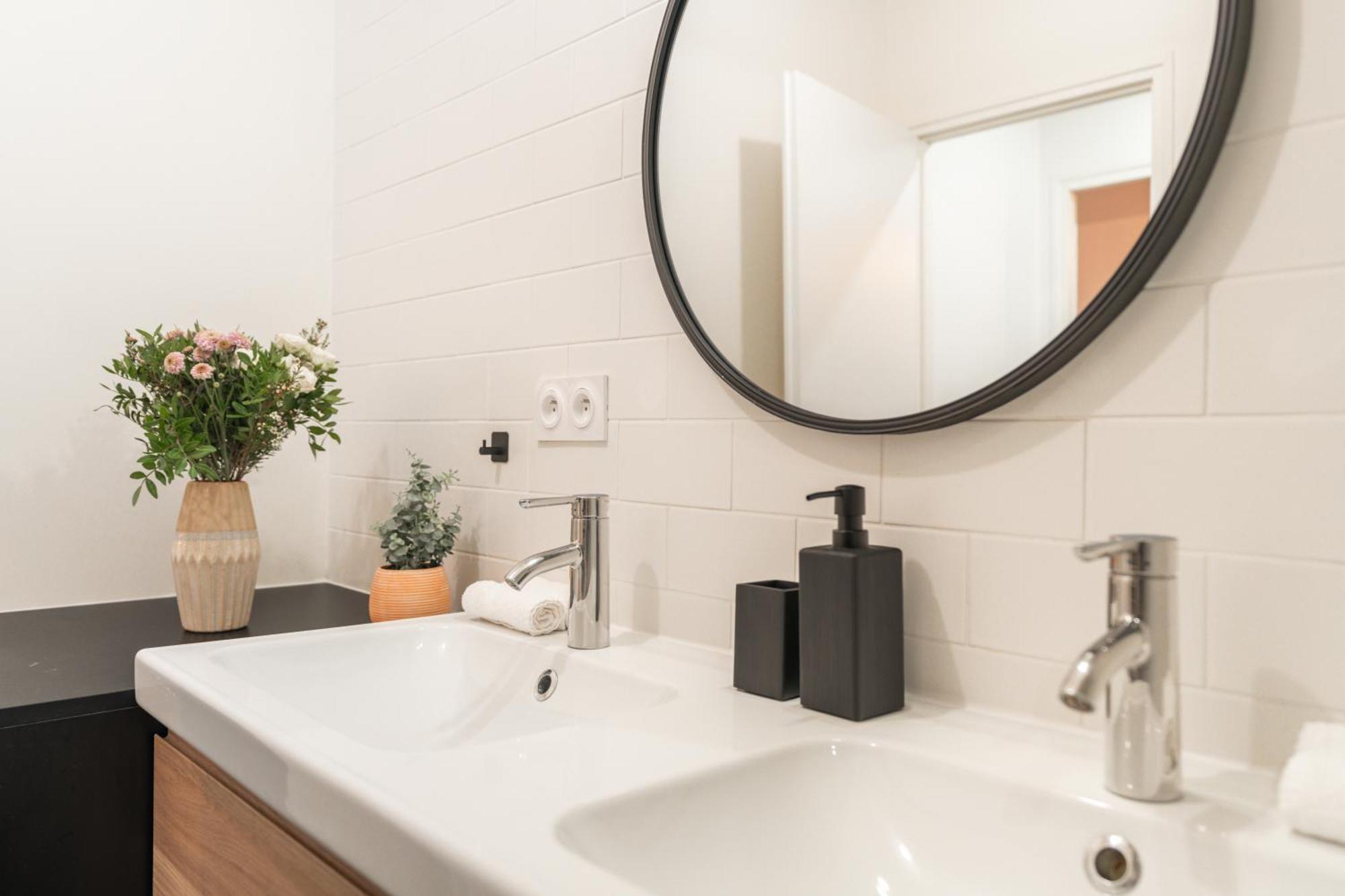 Sereners - Charming Serviced Apartments - Beaugrenelle Paris Bagian luar foto